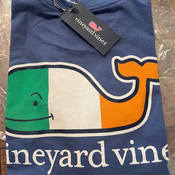 Vineyard Vines Men’s Large Irish Flag Long-Sleeve Tee - Picture 1 of 2